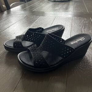 Sketchers memory foam sandals